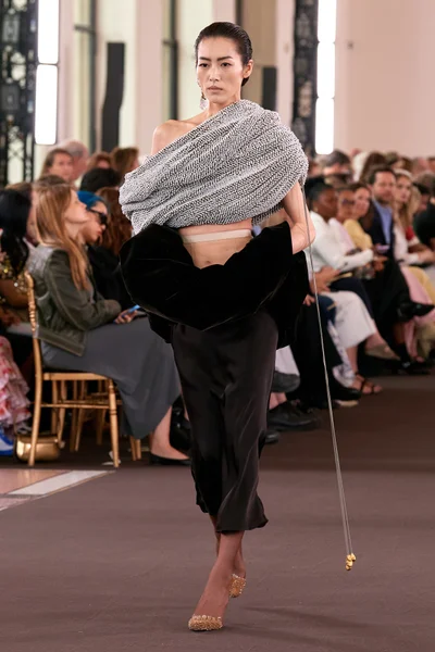 Look 30